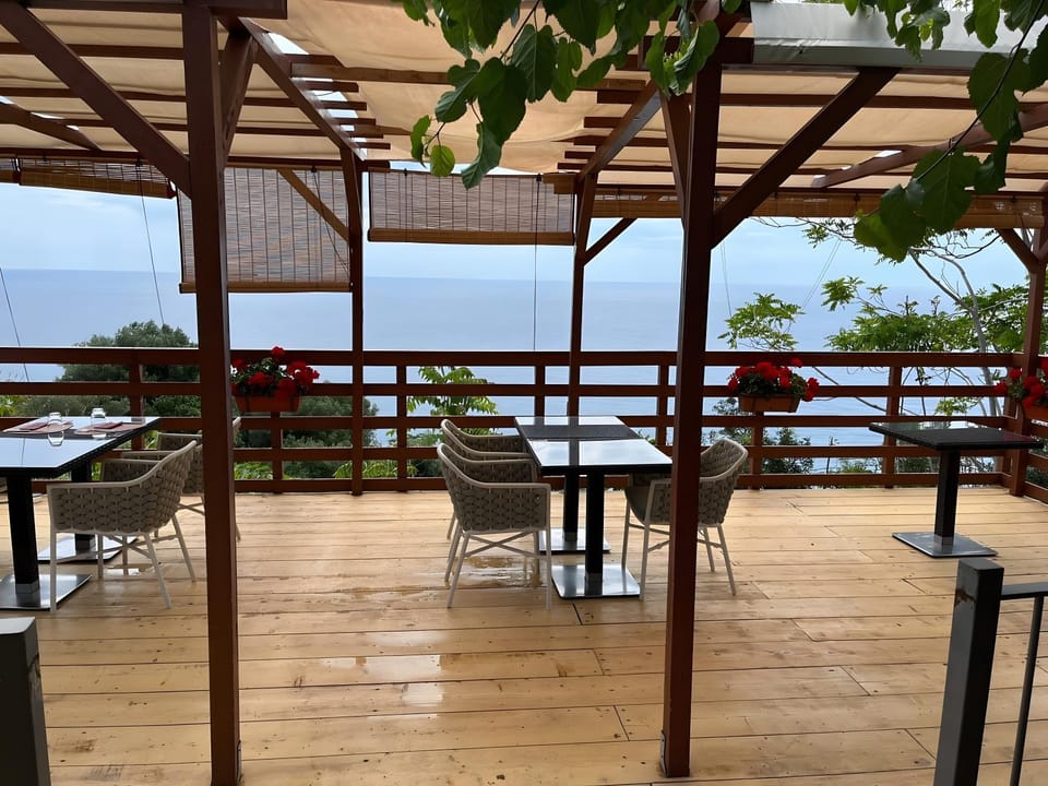 Property building, Balcony/Terrace, Living room