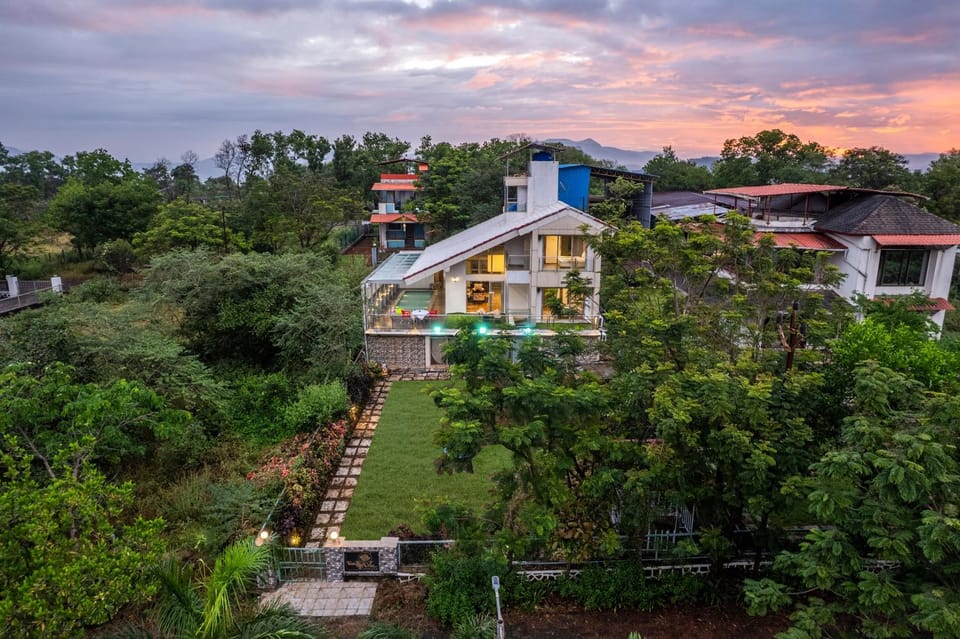 ELIVAAS Signature Gauri Villa With Pool, Lounge, Garden & Bathtub With 360 Panoramic Hill Views Near Waterfalls Villa in Maharashtra