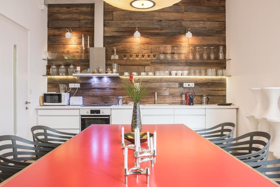 Kitchen or kitchenette, Meals