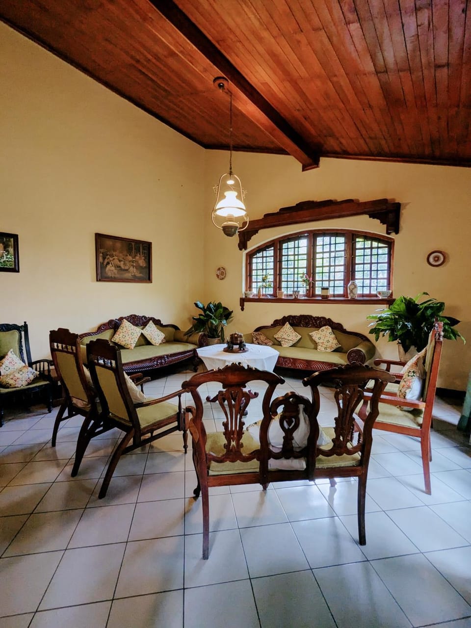 Living room, Seating area