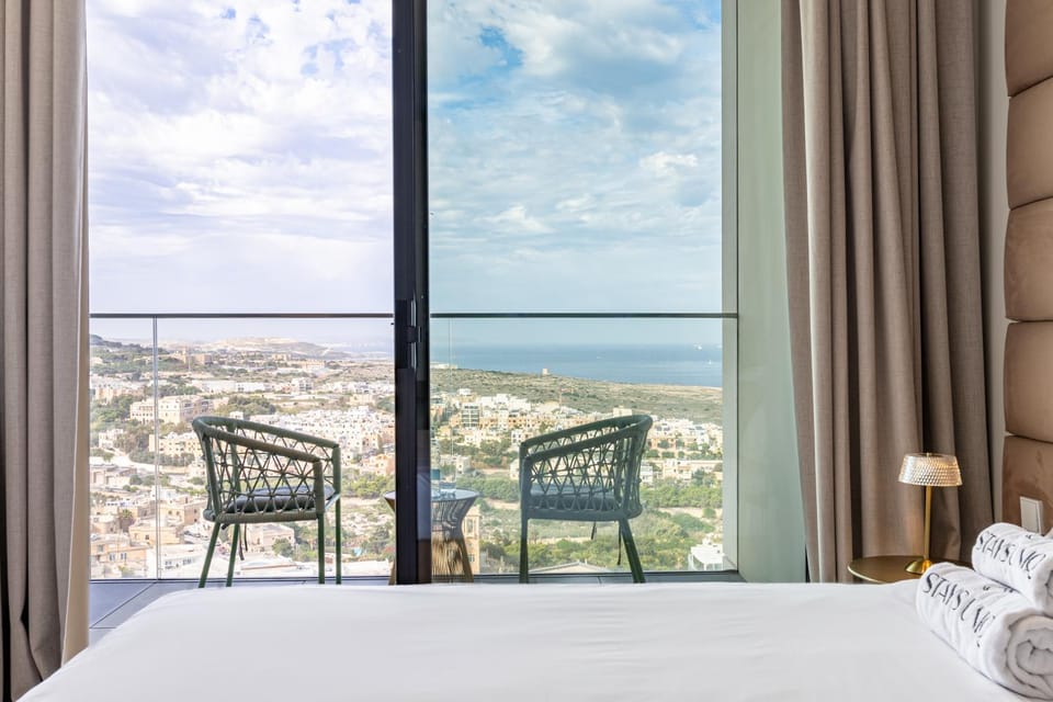 View (from property/room), Balcony/Terrace, Bedroom, Sea view