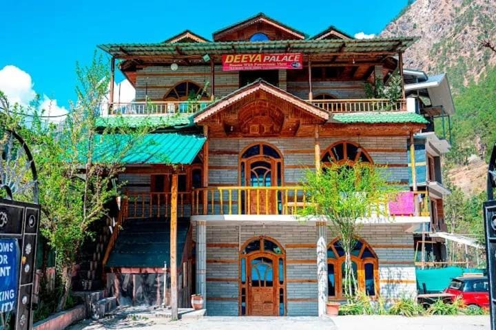 Diya Palace Kasol with Parking in Main kasol Bed and Breakfast in Himachal Pradesh