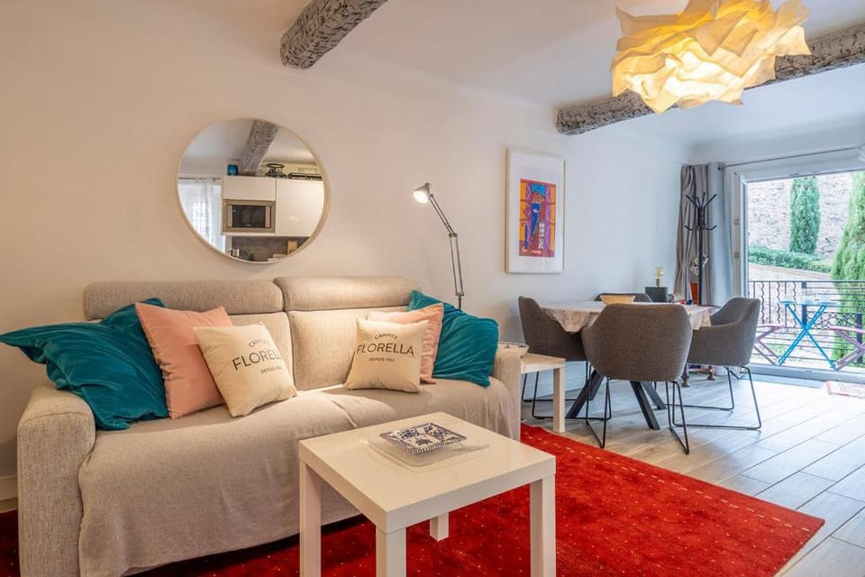 Balcony/Terrace, Living room, Seating area, Dining area