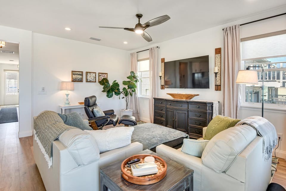 Oceanfront Retreat in Flagler Beach! Bright Apt Apartment in Flagler Beach