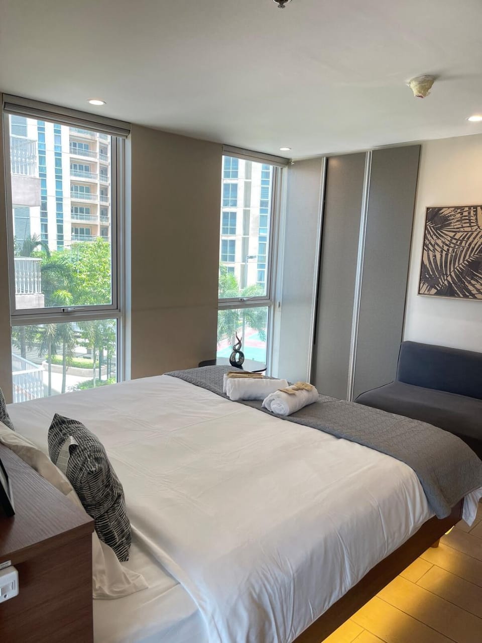 Venice Luxe Suite, 1 Bedroom Maximum, 4 adults plus kids Apartment in Makati