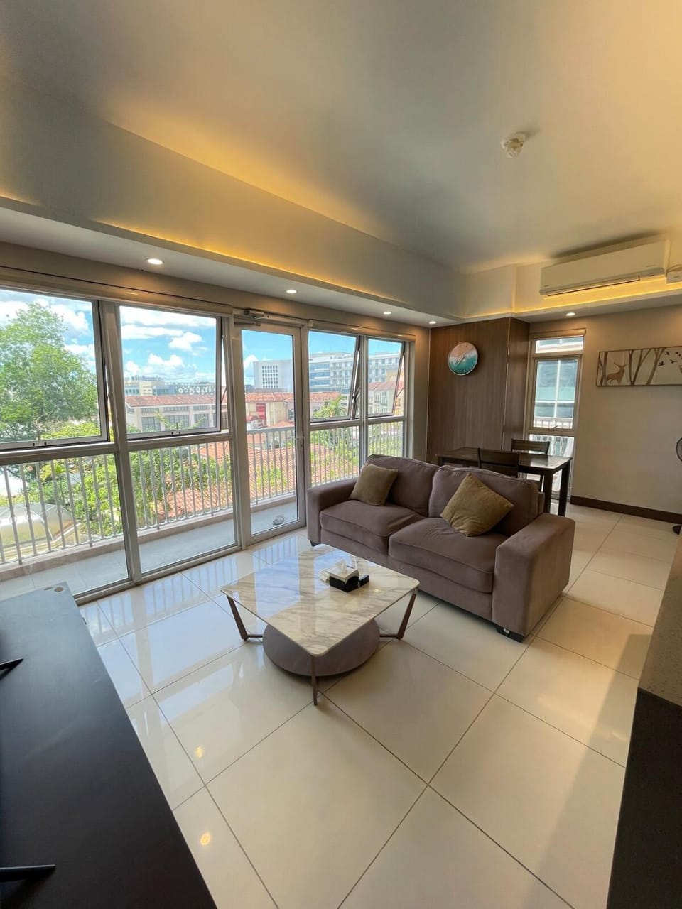 Venice Luxe Suite, 1 Bedroom Maximum, 4 adults plus kids Apartment in Makati