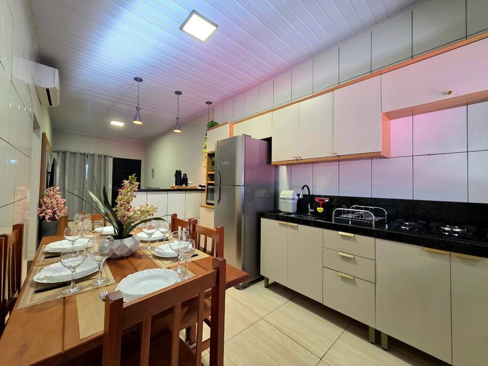 Casa 3 Quartos Churrasqueira com Sinuca prox PY House in Foz do Iguaçu
