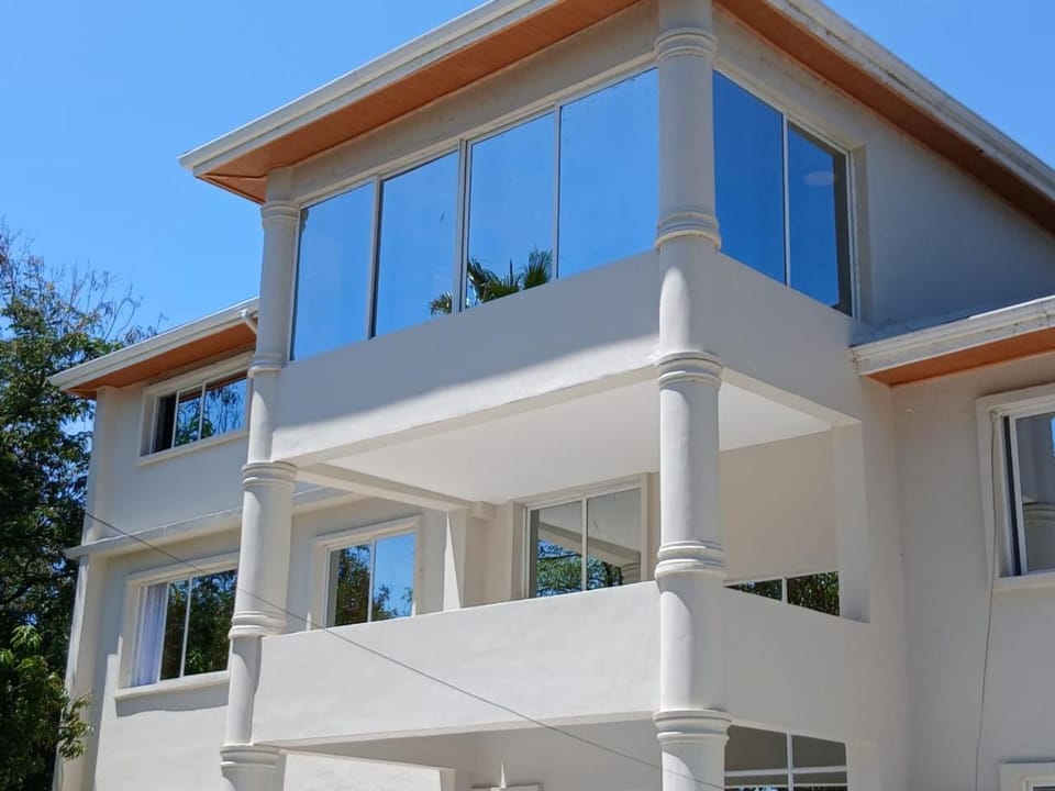 Sofitel Executive 2 bedrooms all ensuite Apartment in Kenya