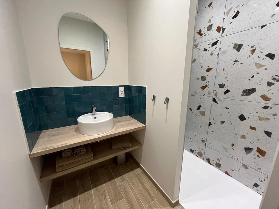 Shower, Bathroom