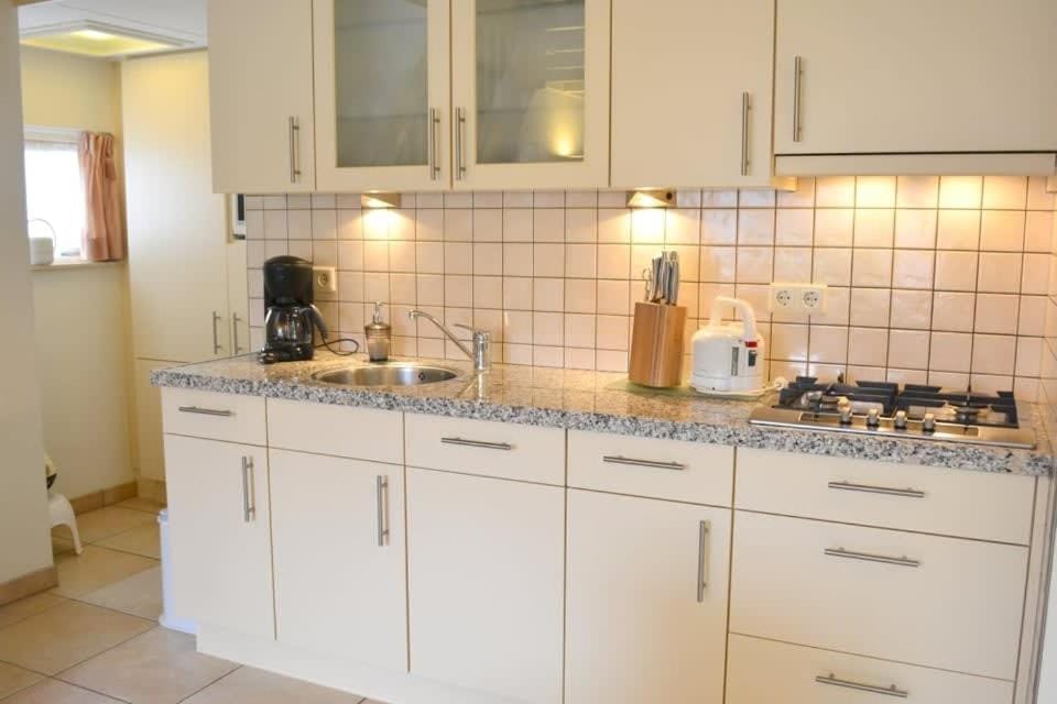 Hello Zeeland - JW Schuurmanstraat 4 House in Domburg