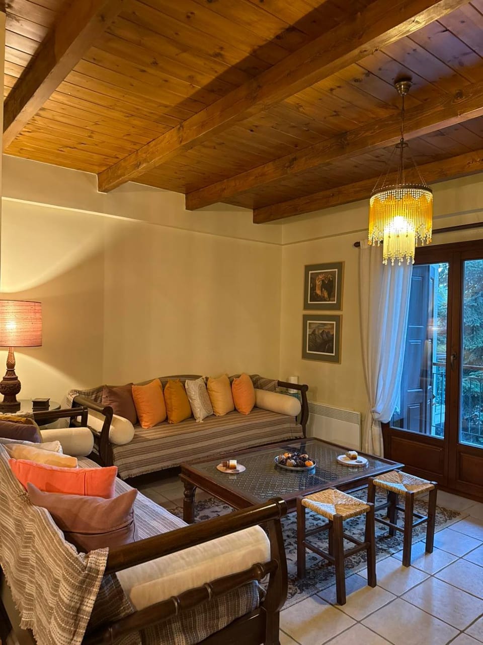 Living room, Seating area