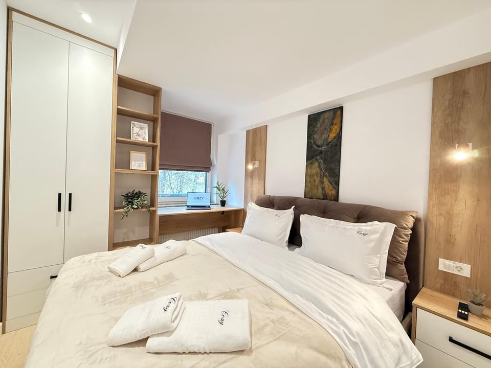 Bed, Kitchen or kitchenette, Photo of the whole room, Bedroom, towels, wardrobe