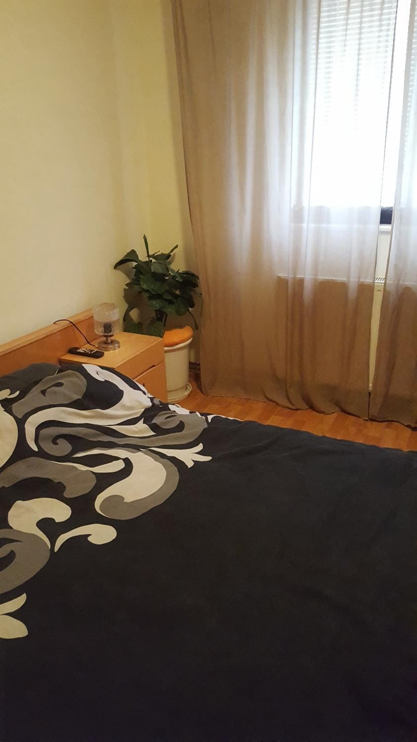 Bedroom, bunk bed, Family