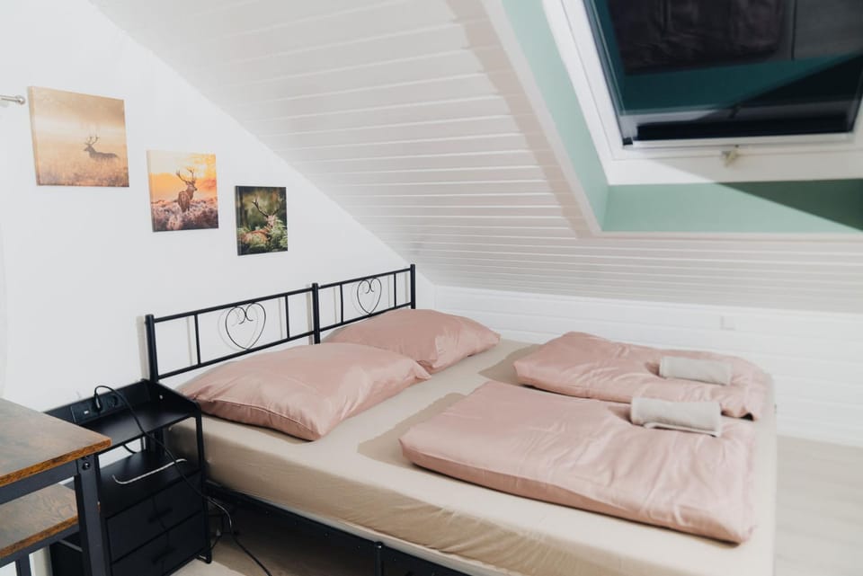 Doppelzimmer 3 Balance - Suhitha´s Gästehaus Villingen-Schwenningen House in Villingen-Schwenningen