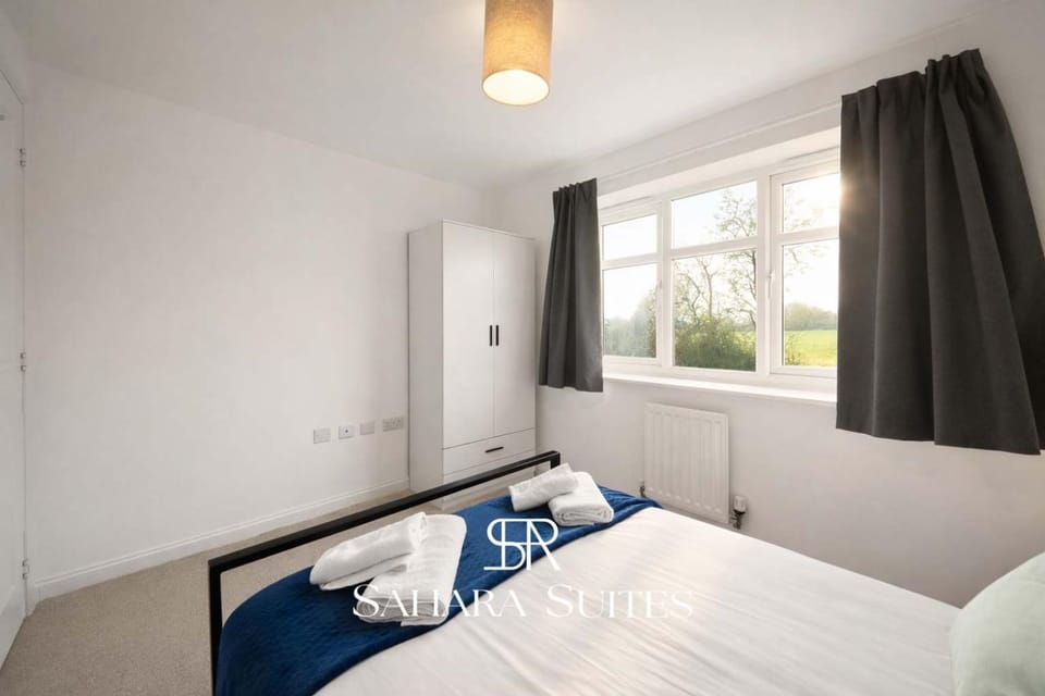 Modern 5-Bedroom Oxford Home - Parking House in Oxford