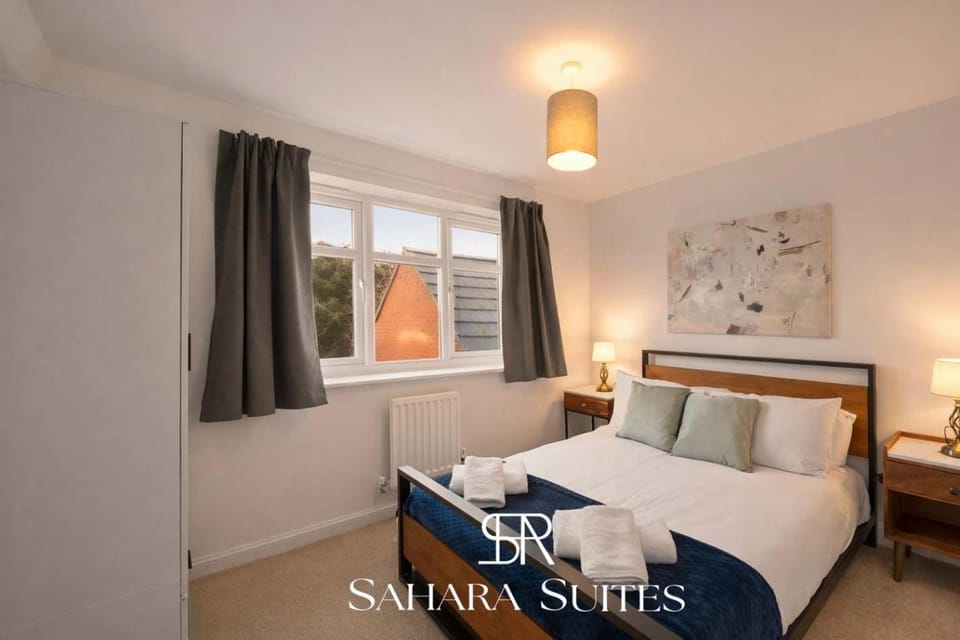 Modern 5-Bedroom Oxford Home - Parking House in Oxford