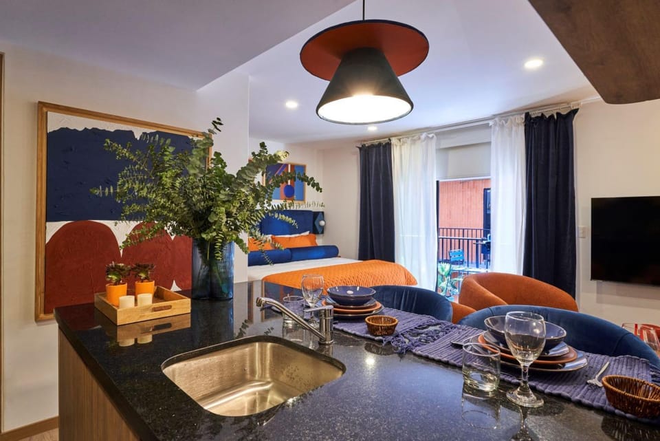TV and multimedia, Living room, Seating area, Dining area