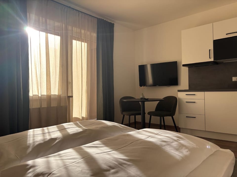Bed, Living room, Photo of the whole room