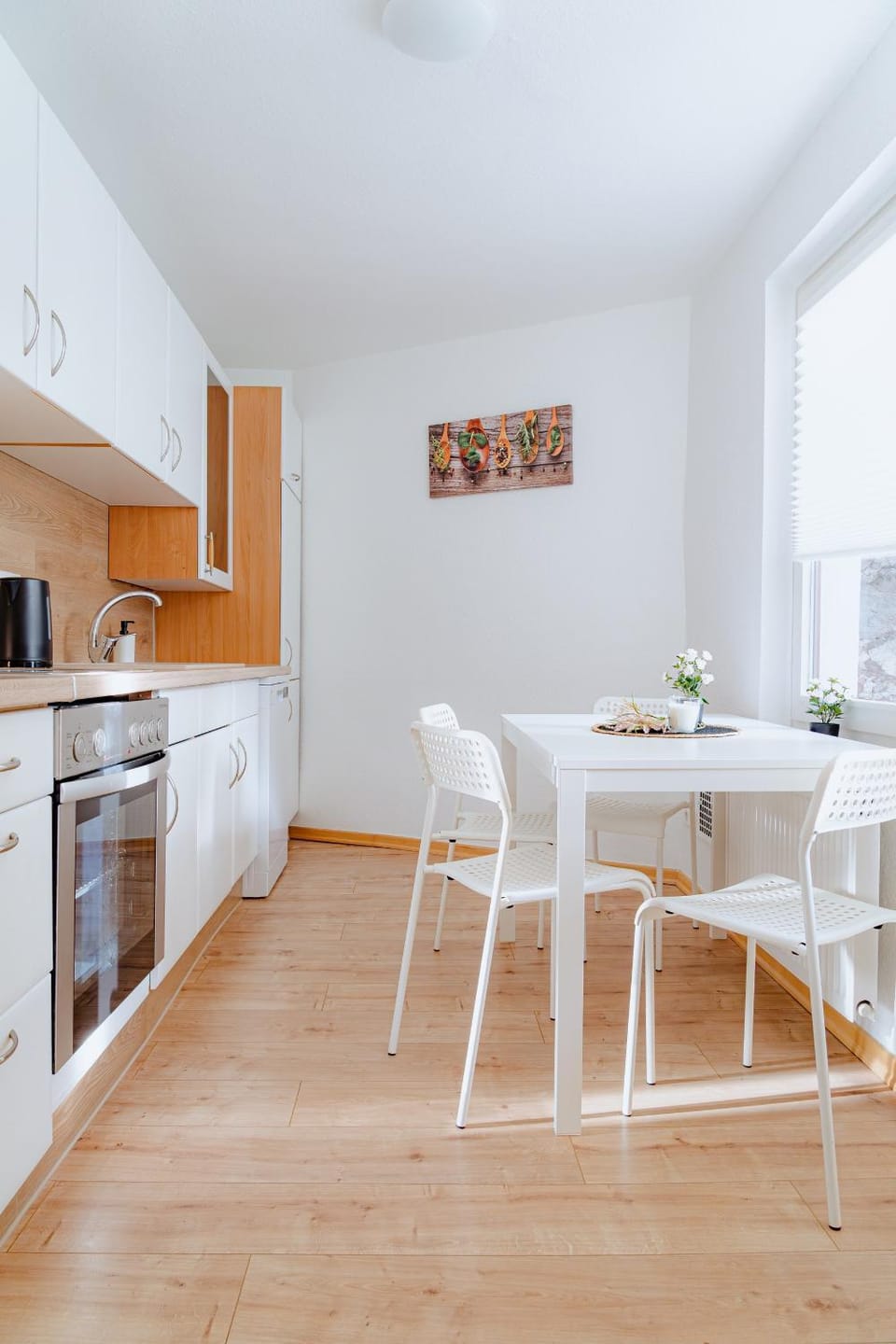 Kitchen or kitchenette, Dining area, dishwasher, oven, stove, toaster
