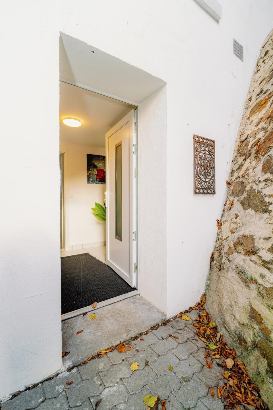 Facade/entrance
