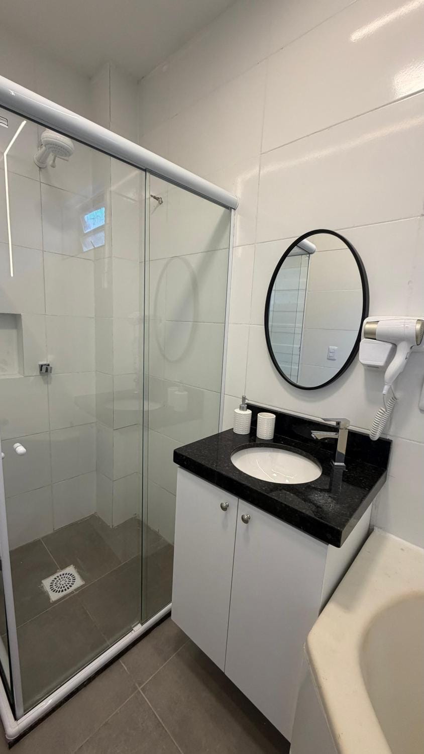 Shower, Toilet