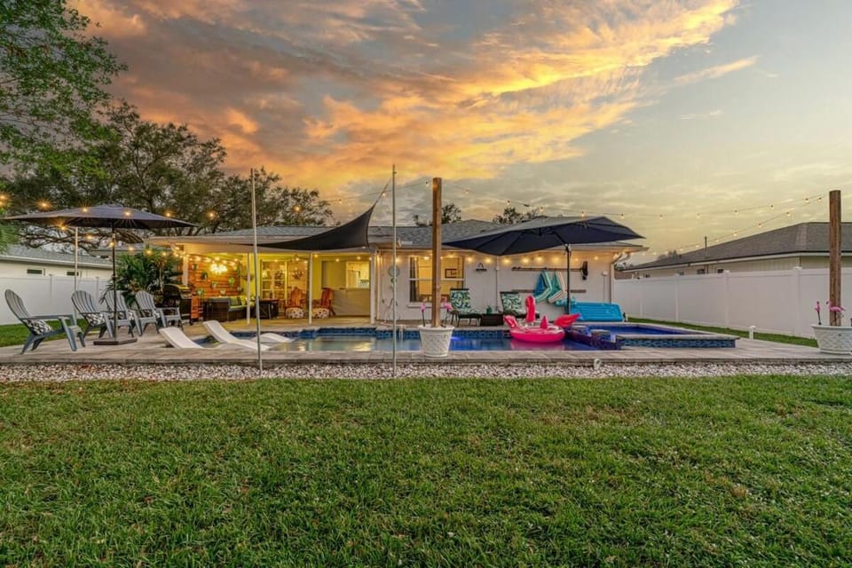 Patio, Natural landscape, Garden view, Pool view, Swimming pool, Sunrise, Sunset