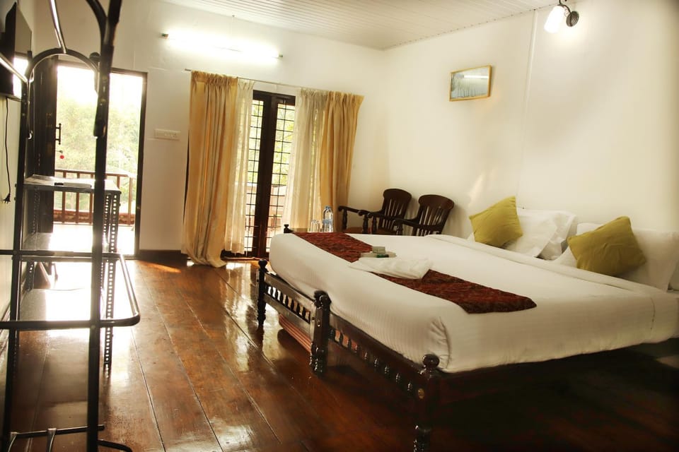 Bed, Seating area, Bedroom