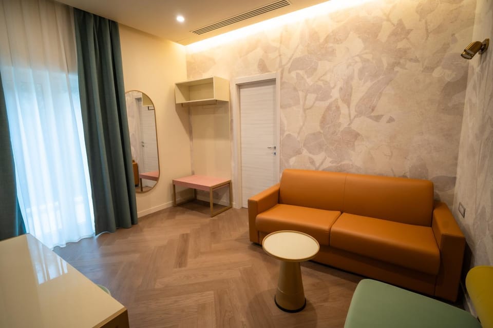 Living room, Photo of the whole room, Seating area