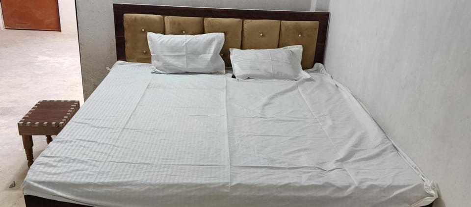 SK HOTEL & Restaurant Nature lodge in Uttar Pradesh