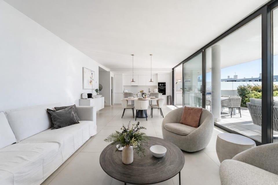 Patio, Natural landscape, Kitchen or kitchenette, Living room, Seating area, Dining area, Lake view, Sea view