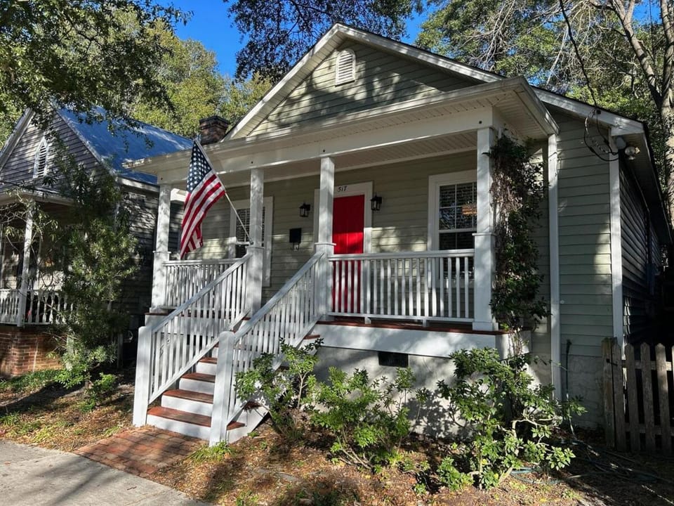 Downtown 3 BR, 2 BA newly renovated home close to Castle St House in Wilmington