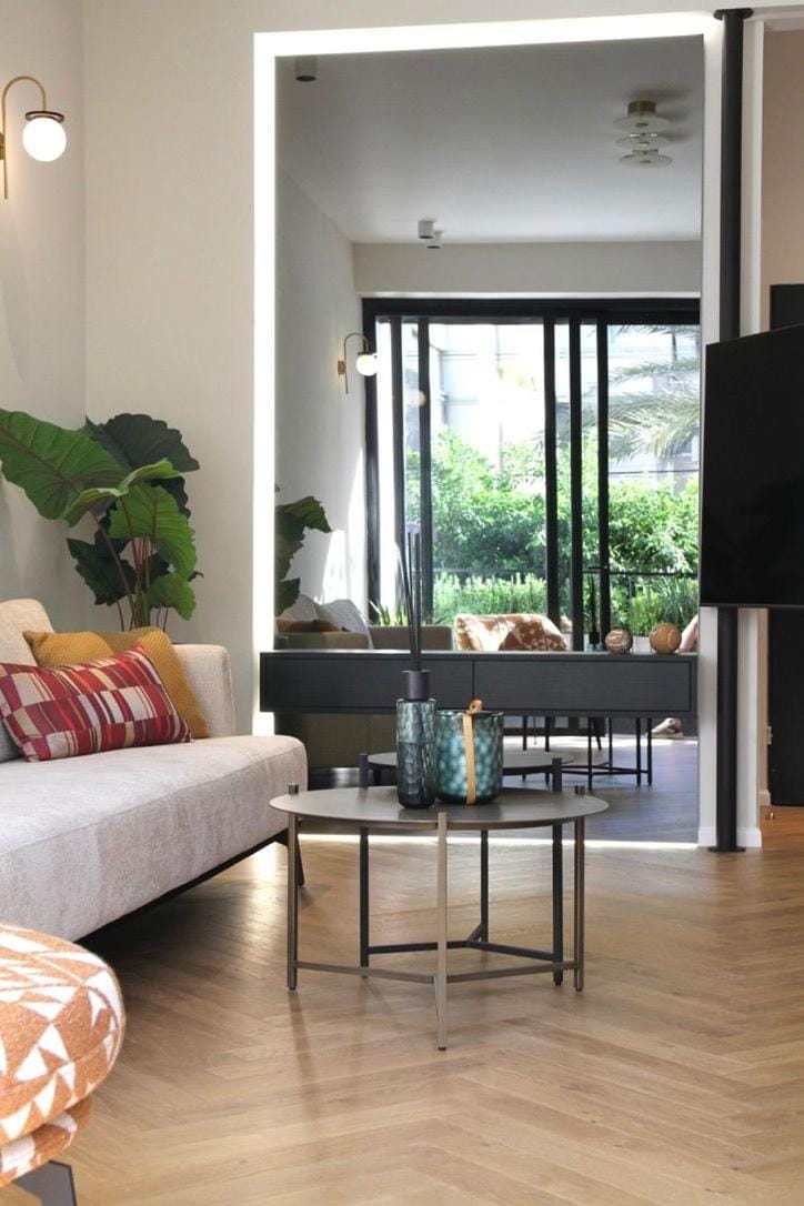 Living room, Seating area, Dining area