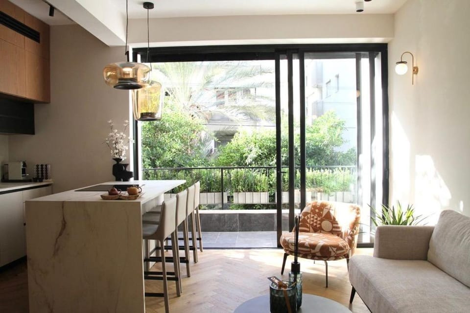 View (from property/room), Balcony/Terrace, Living room, Seating area, Dining area, Garden view