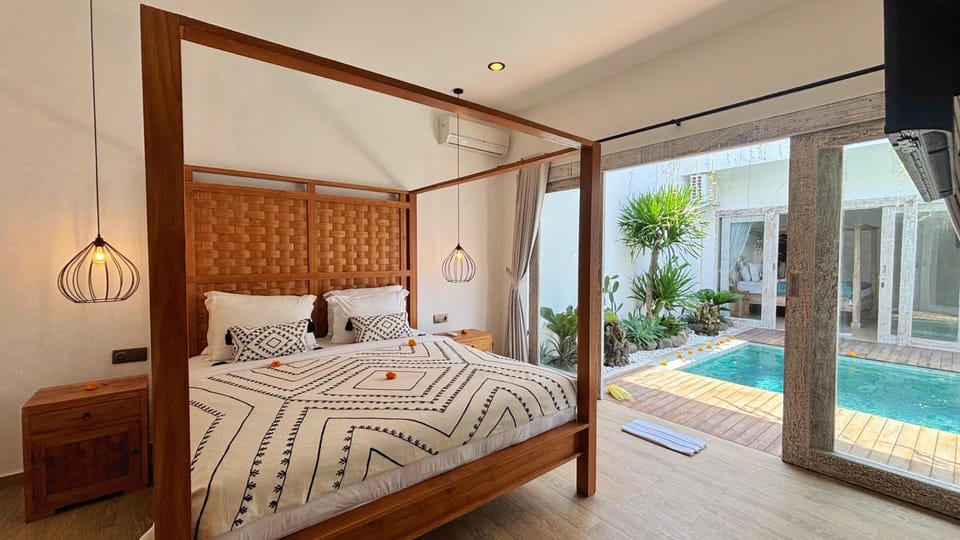 Bed, Photo of the whole room, Bedroom, Pool view