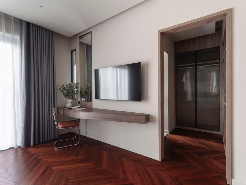 Bed, TV and multimedia, Bedroom, City view, City view, heating, heating, wardrobe, air conditioner, air conditioner