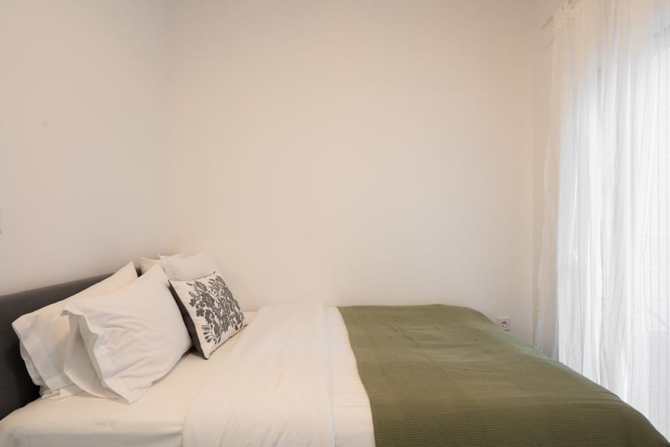 Cozy & Stylish 2BR Home Near Kallimarmaro Apartment in Athens