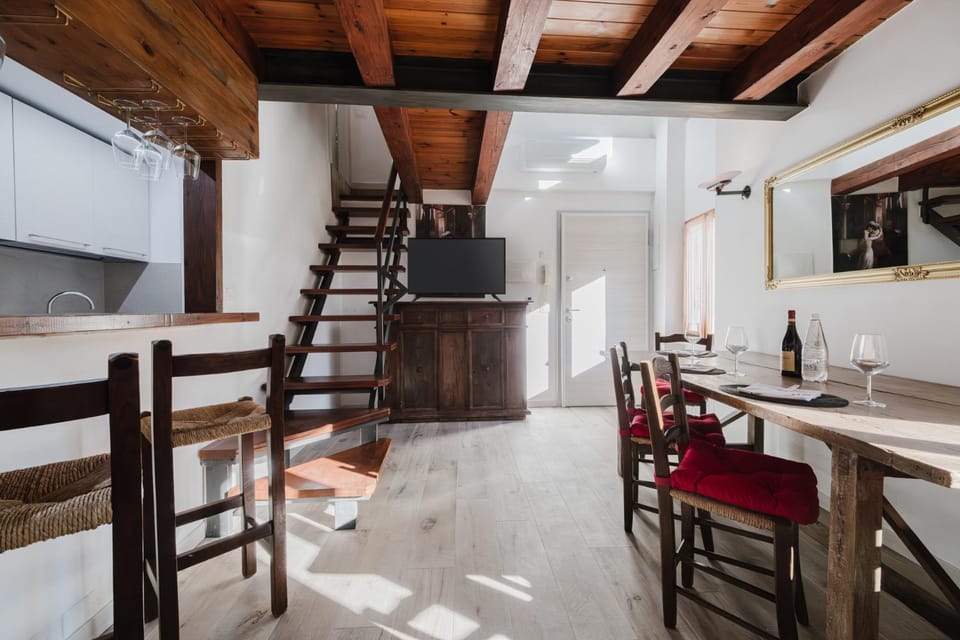 Communal lounge/ TV room, TV and multimedia, Kitchen or kitchenette, Living room, Dining area