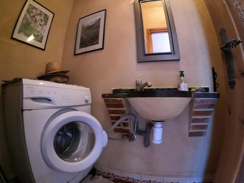Toilet, Bathroom, washing machine, dryer