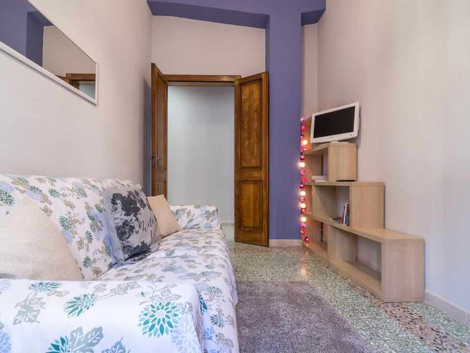 Living room, Photo of the whole room