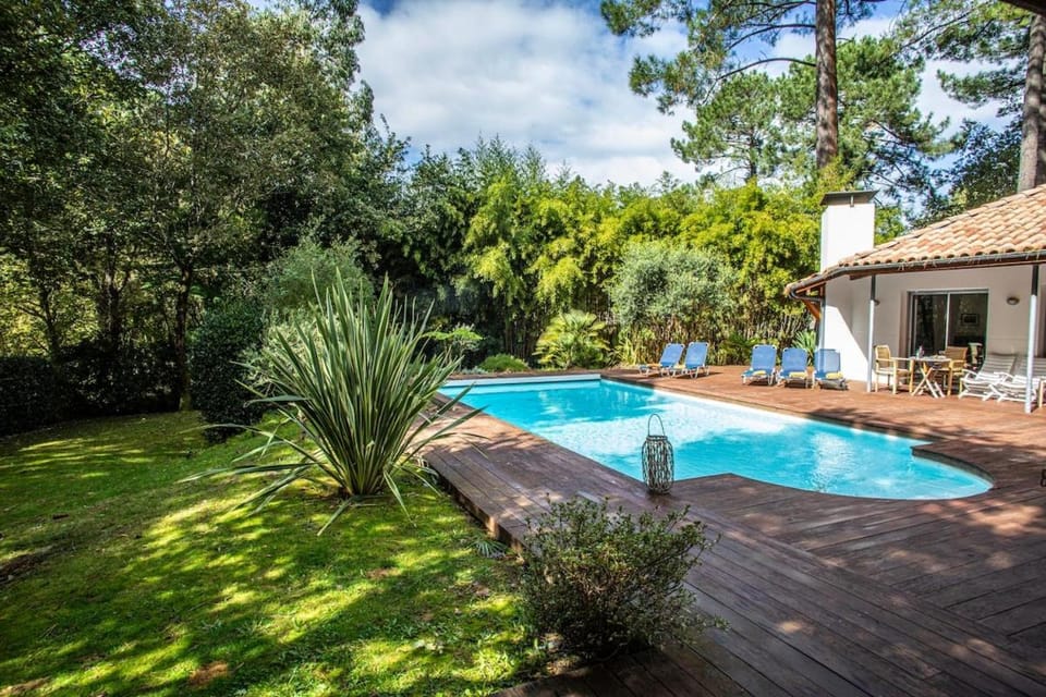 Demeure d'exception sur le Golf De Biscarrosse avec piscine chauffée House in Biscarrosse
