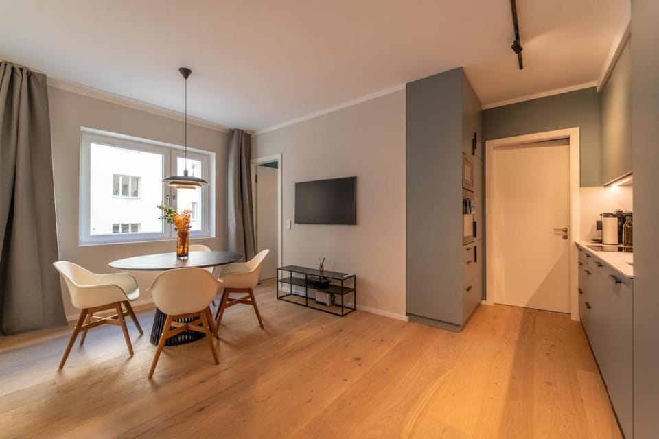 Dining area, kitchen