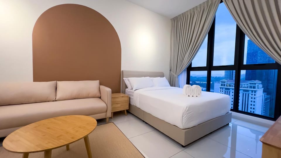 Bed, Living room, Photo of the whole room, Seating area, Bedroom