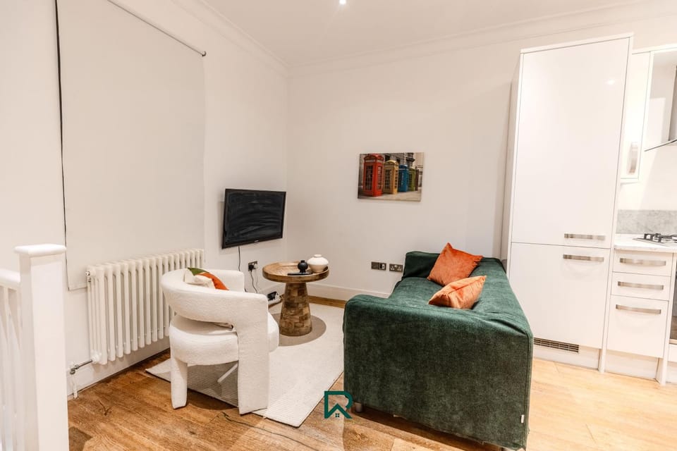 Communal lounge/ TV room, TV and multimedia, Living room, heating, internet