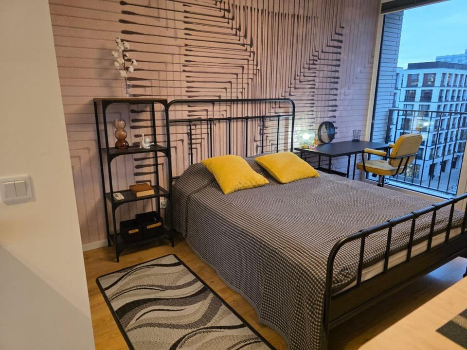 Bed, Photo of the whole room, Seating area, Bedroom