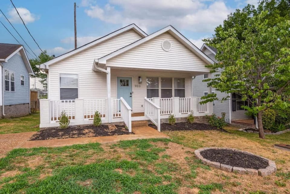The Cowgirl Cottage House in Nashville