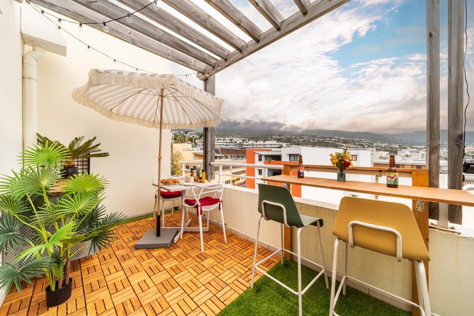 Le Calys - vue mer & montagne à 10mn de l'aéroport Apartment in Réunion