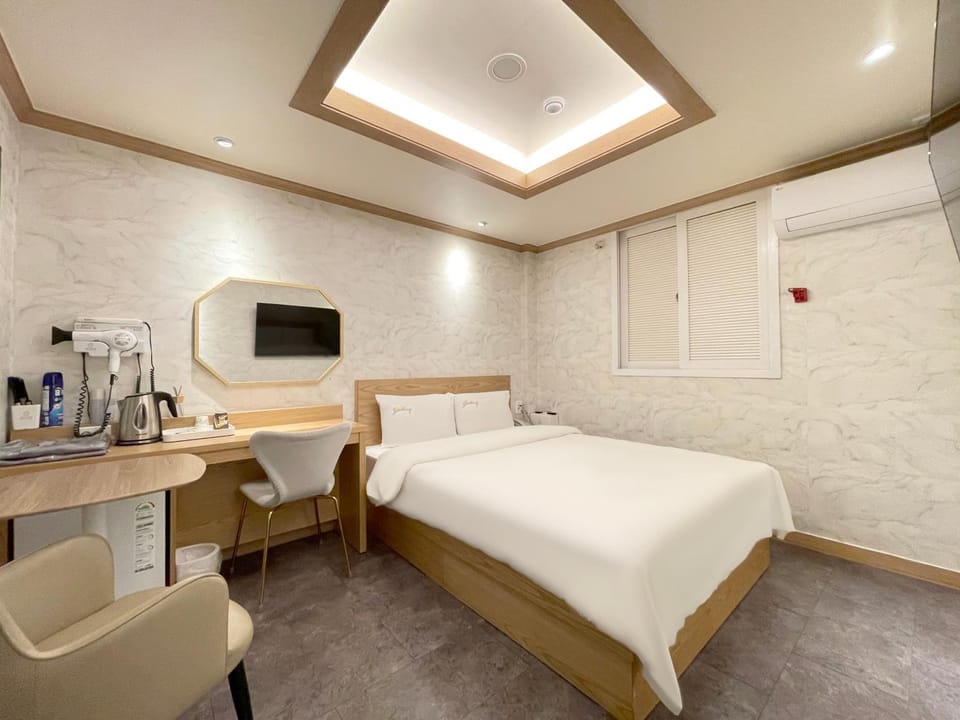 Property building, Bedroom