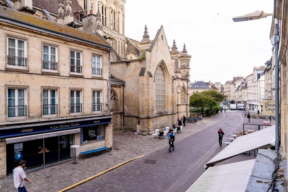 Le charme de la place Saint-Sauveur Apartment in Caen