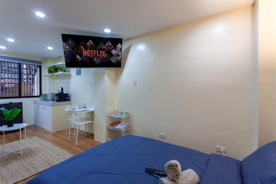 Communal lounge/ TV room, TV and multimedia, Kitchen or kitchenette, Living room, Seating area, Dining area, Evening entertainment