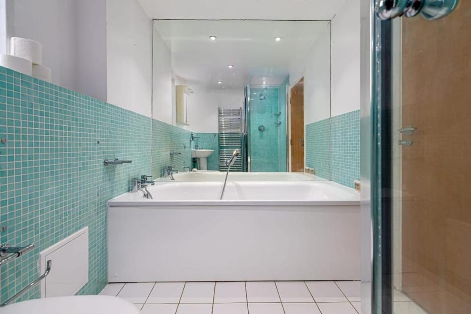 Modern Apartment near Blackheath Station Apartment in London Borough of Lewisham
